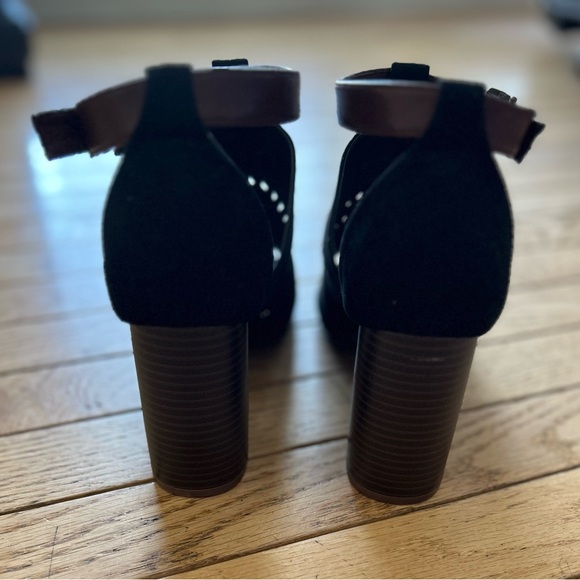 Justfab Renee black with brown straps sandals & peep toe - Picture 7 of 11